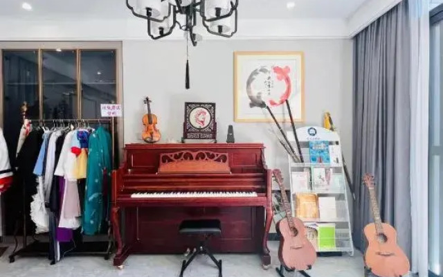 Wuzhishan Yisuli Theme Inn