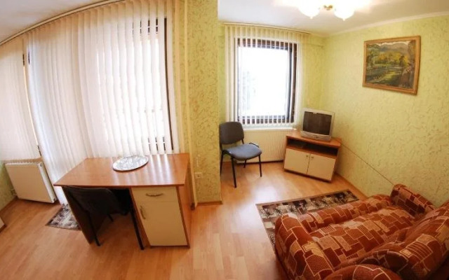 Hotel and restaurant complex "Intourist"