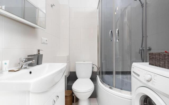Apartments City Center Krucza by Renters