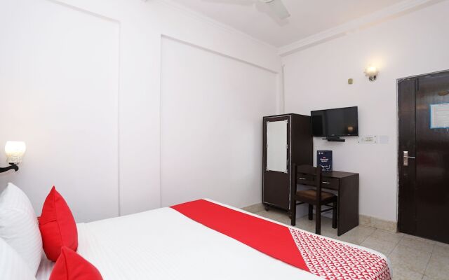 OYO 11327 Hotel R Paradise