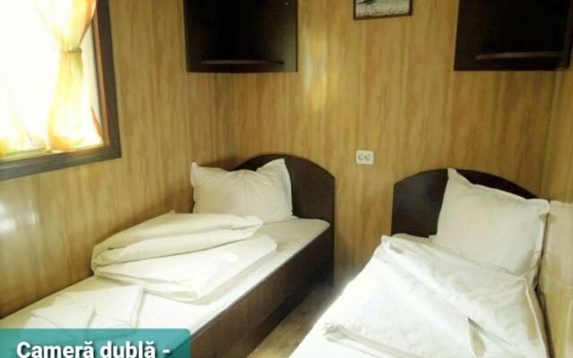 Hotel Plutitor Delta Ways