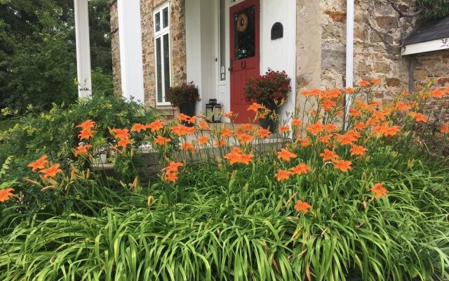 Denaut Mansion Country Inn