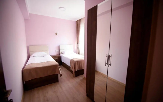 Royal Palace Hotel