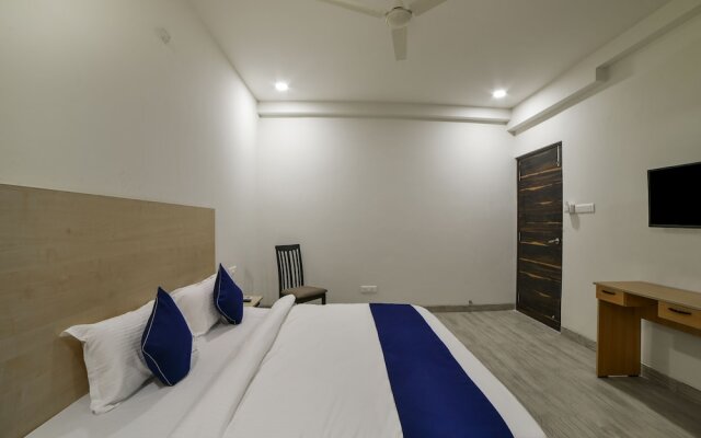 OYO 18833 SilverKey Babylon Whitefields