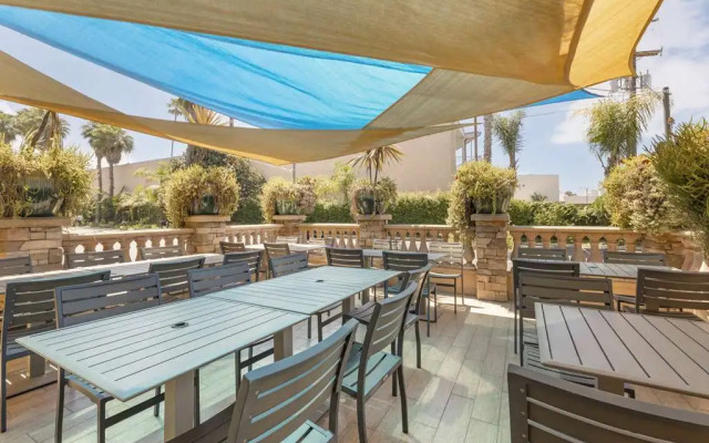 Best Western Plus Oceanside Palms Hotel