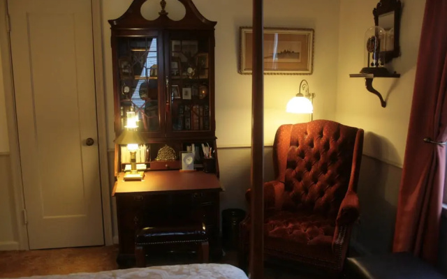 Moore House Bed and Breakfast