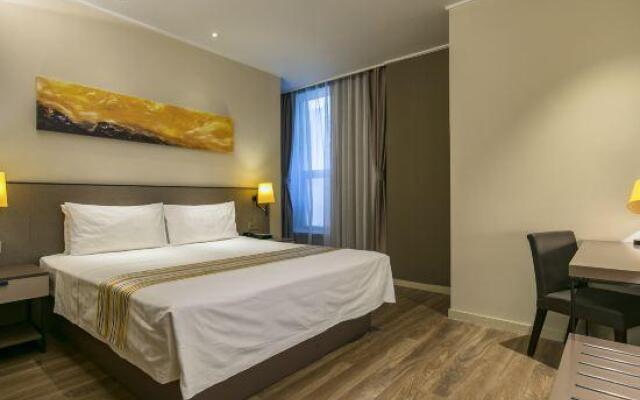 Home Inn Plus (Kunming Dian Lake Haigeng Park Guangfu Road)