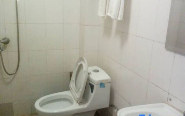 Longyou Longjia Hotel