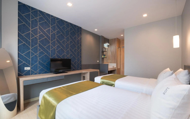 iCheck inn Gems Center Silom