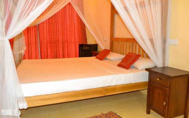 Marine Tourist Beach Guest House Negombo Beach