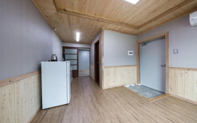 Gwangyang Seomjingang Geumteo Pension