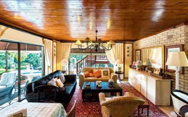 Palm Lodge