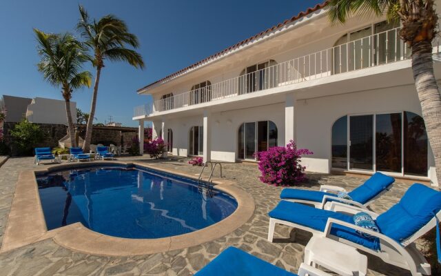 Family&Groups Steps from Beach, Villa Oceano, 4 BR