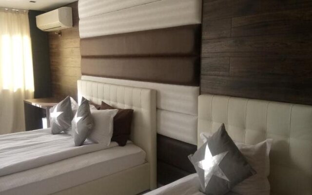 Hotel Acktion