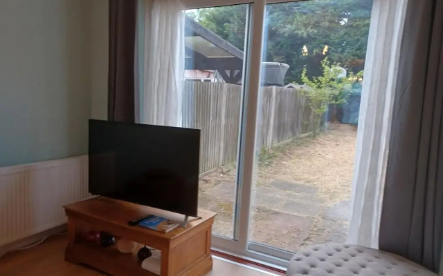 Crawley Green House - Huku Kwetu