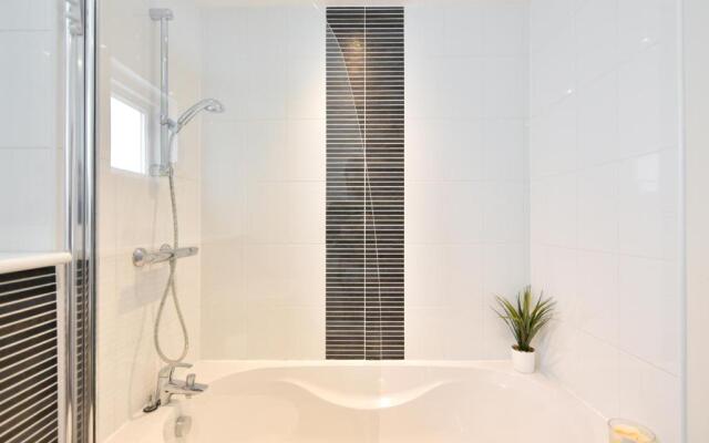 Swansea Marina - Sleeps 4 - Underground parking