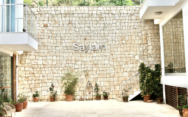 Saylam Suites