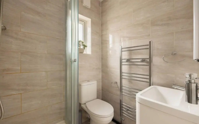 Beautiful Room in Acton