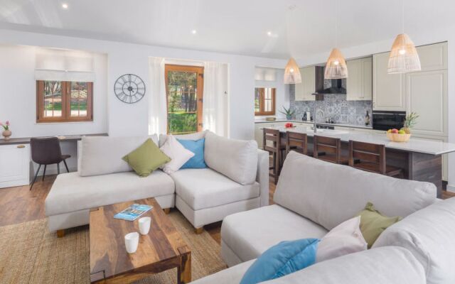 Luxury Beach Villas Porto Bus