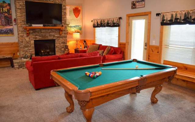 THE PINNACLE - 6 Br Cabin