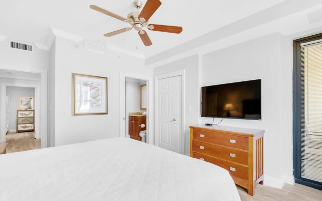 Emerald Grande W222- Rexford's Beach Retreat