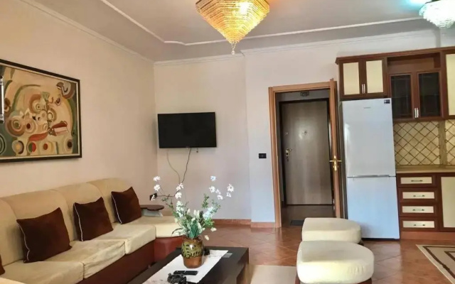 Relaxing Greeny Lounge Veranda Apartament in the Heart of Tirana