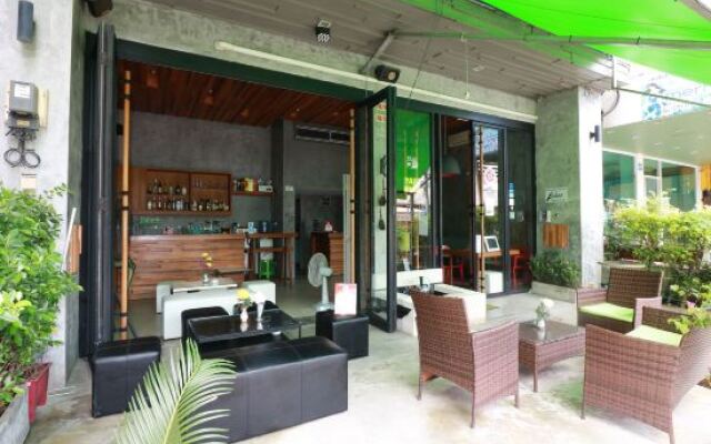 Small Shells Hotel Phuket