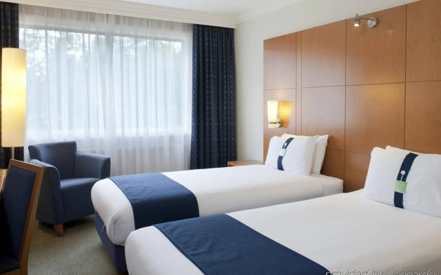 Holiday Inn Cardiff City Centre by IHG