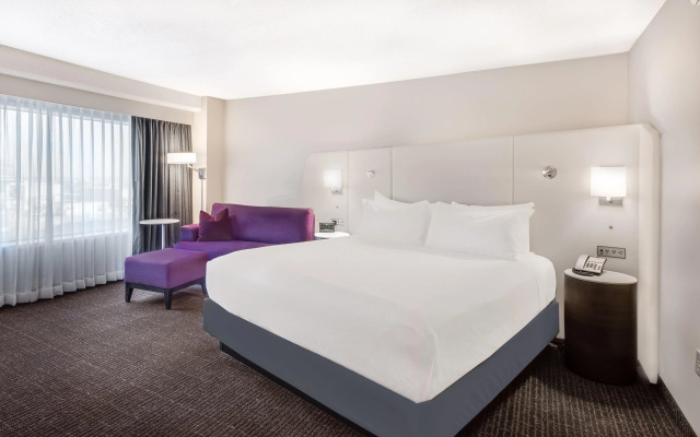 Crowne Plaza Cleveland at Playhouse Square by IHG