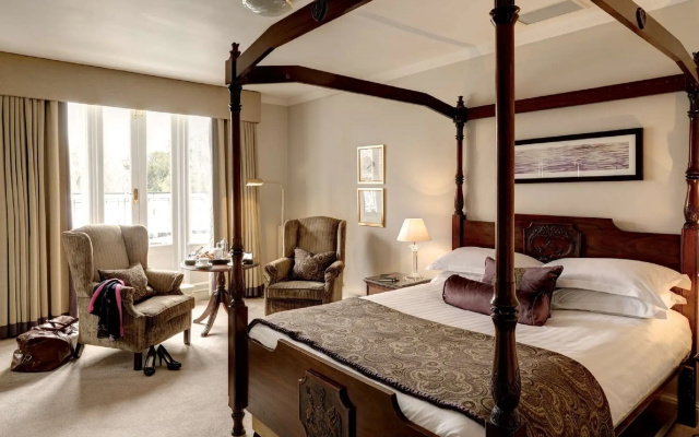 Macdonald Compleat Angler