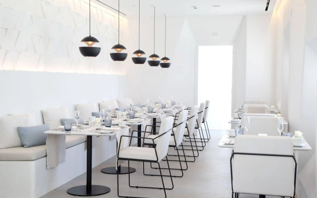 Grace Hotel, Auberge Resorts Collection
