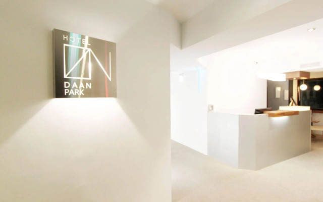 Daan Park Hotel - Hostel