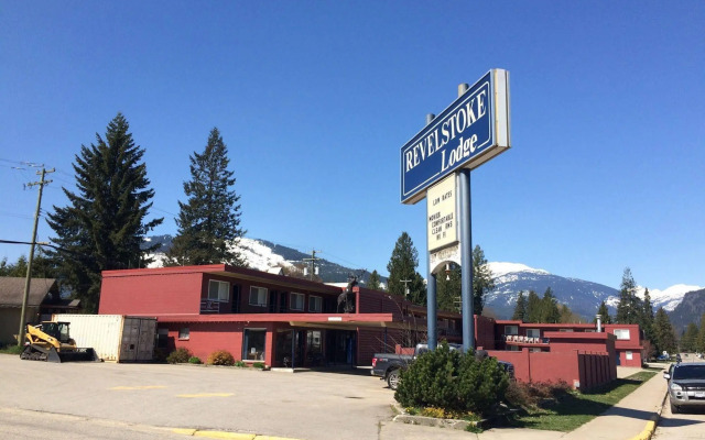 Revelstoke Lodge