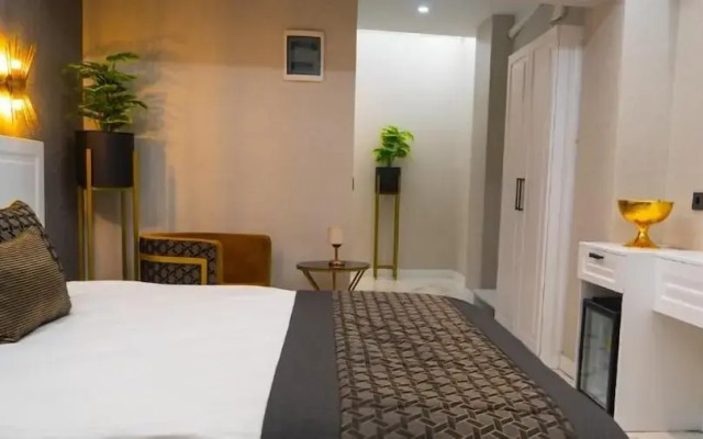 Park Mi̇lano Hotel