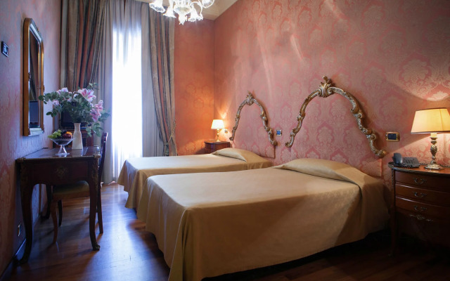 Des Epoques Hotel