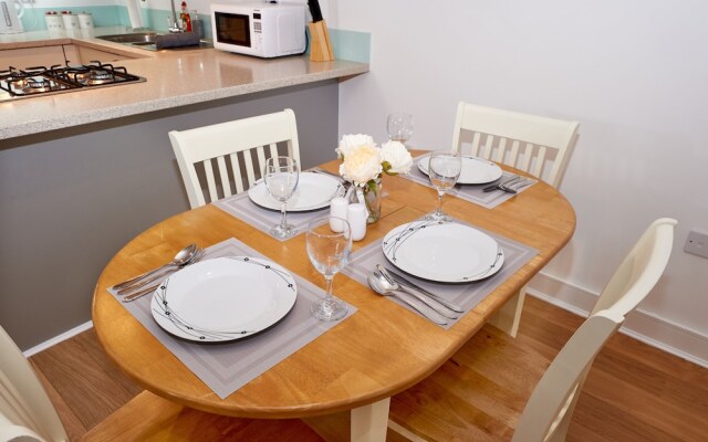 Two Bed - Close to North Station and Hospital