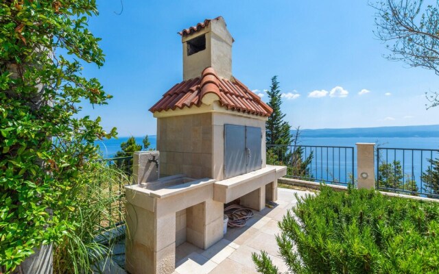 Beautiful Home in Mimice With Wifi and 3 Bedrooms