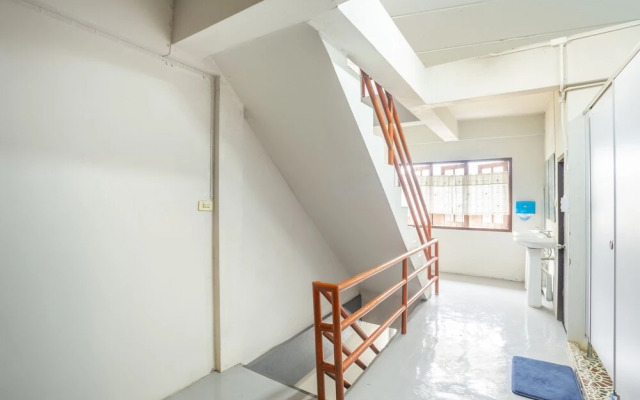 OYO 723 Lamphun Hostel