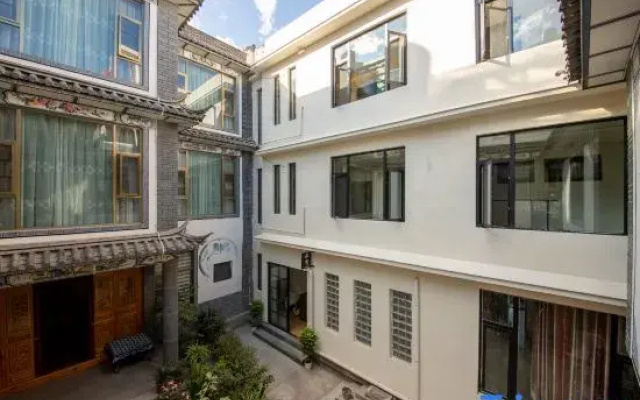 Qiuyue S Bay Light Luxury Homestay