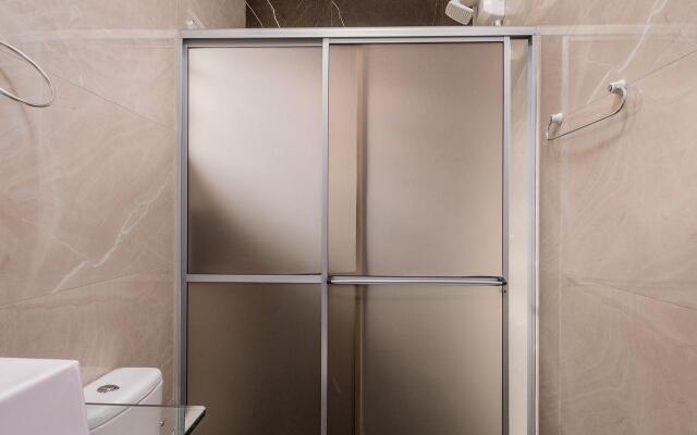 Linda casa de 2 andares c/churrasq RJG011