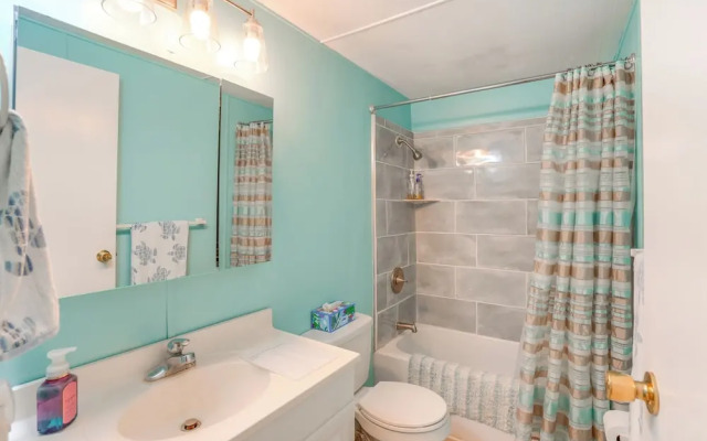 Boat & Fish: Canal-front Home on River