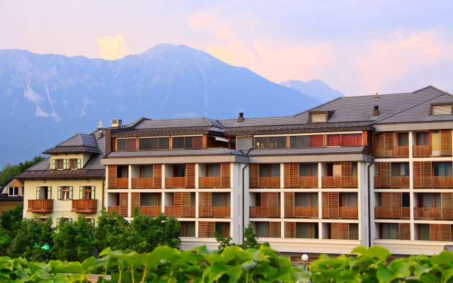 Premier Hotel Lovec