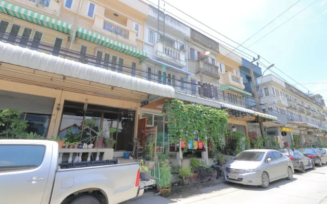 Saen Sabai Hostel