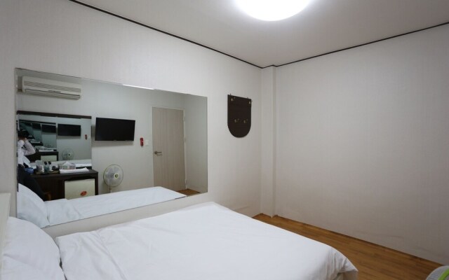 Gangneung Miseongjang Motel