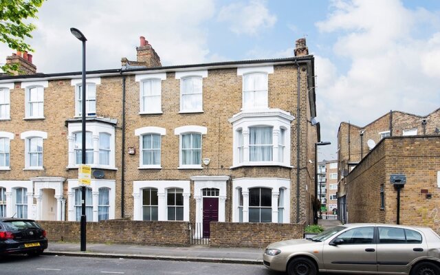 Spacious 6BR House near Trendy Brixton