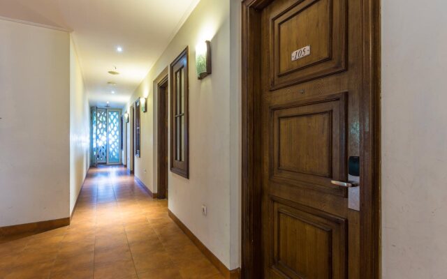 Alron Hotel Kuta Powered by Archipelago