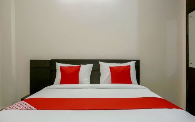 OYO Flagship 17382 AV Residency