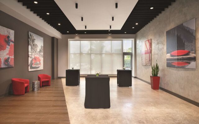 Kompose Boutique Hotel Miami Airport