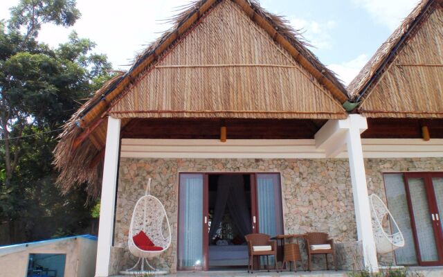 Rocks Beach Boutique Bungalows
