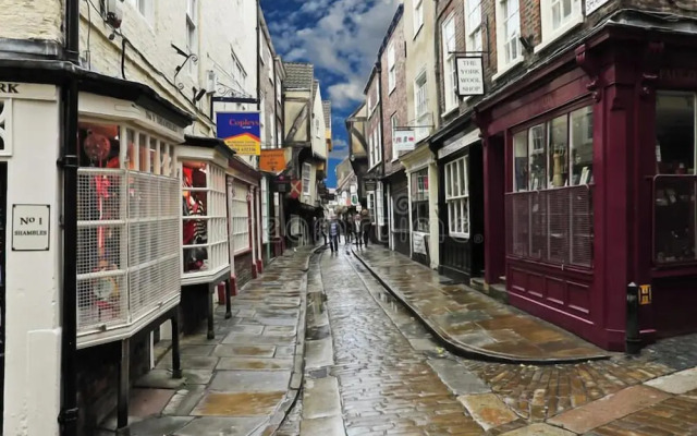 Pine Boutique Lodge With hot tub for Couples & dog